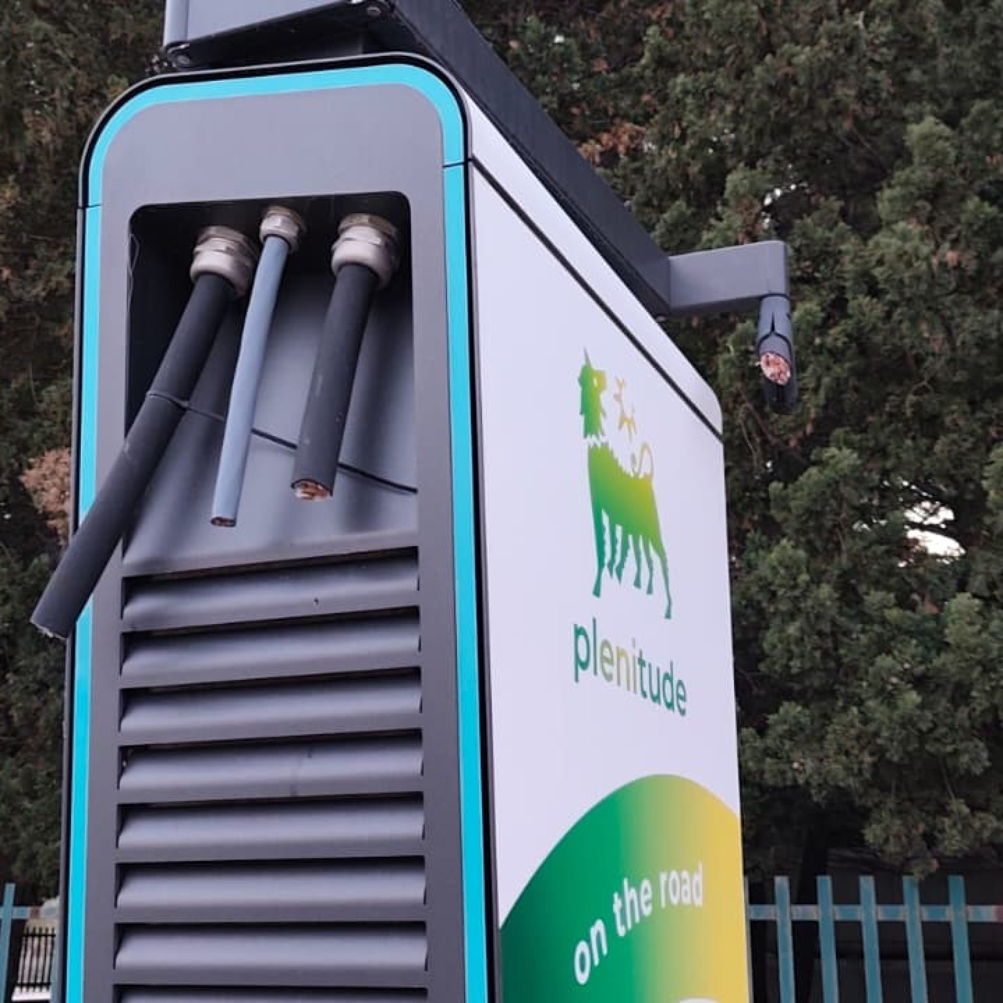 Siracusa | Prima della partita stava entrando alla stadio con un ...